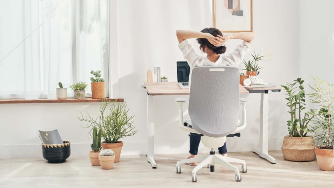Chair of the Month Review Sphere by Okamura Work Design Magazine