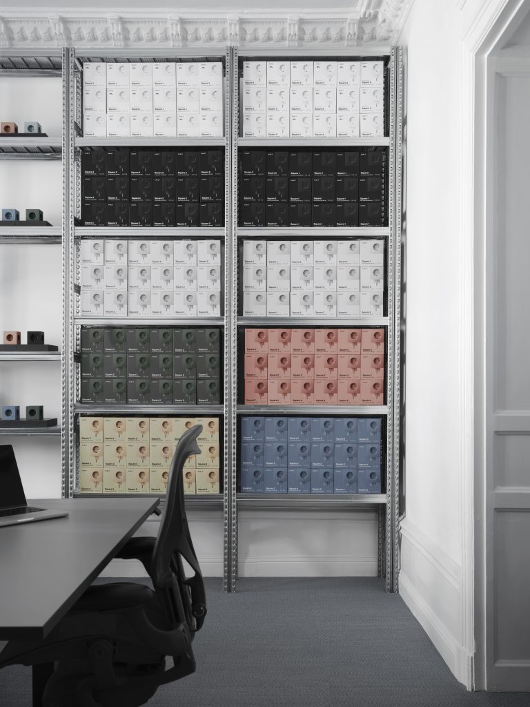 AVOLT Office Desks2